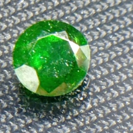 جواهر دمانتوئید D105