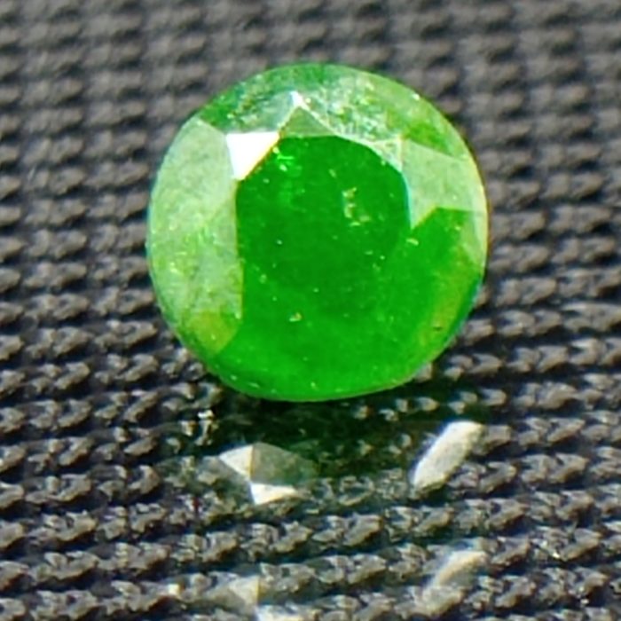 جواهر دمانتوئید D106