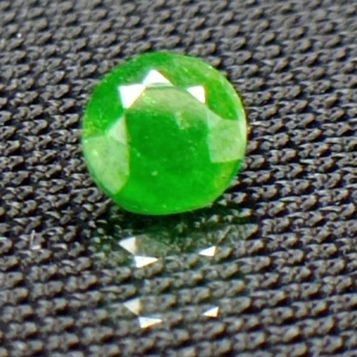 جواهر دمانتوئید D106