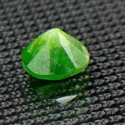 جواهر دمانتوئید D106