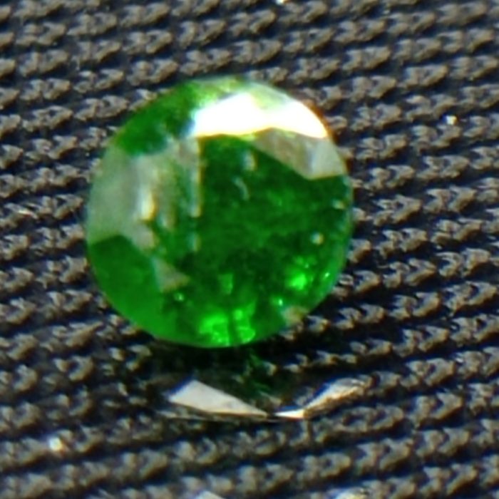 جواهر دمانتوئید D107