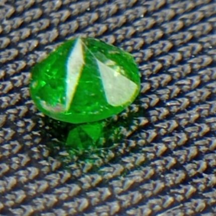 جواهر دمانتوئید D107