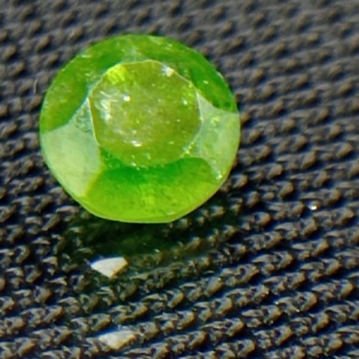 جواهر دمانتوئید D109