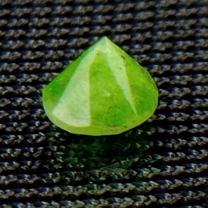 جواهر دمانتوئید D110