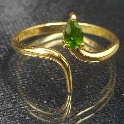 انگشتر طلای دست ساز مزین به جواهر دمانتوئید Z2