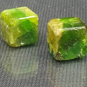 جفت تاس جواهر دمانتوئید D197